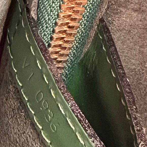 Louis Vuitton Lussac GM Green EPI Bag - Picture 8 of 12